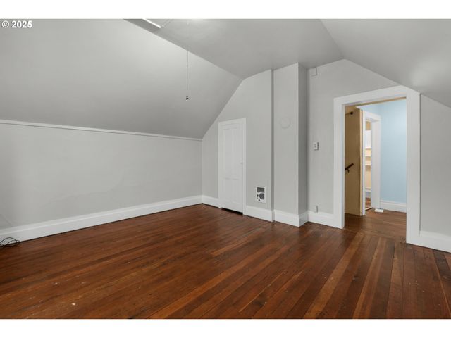 256 4TH St, Astoria, OR 97103