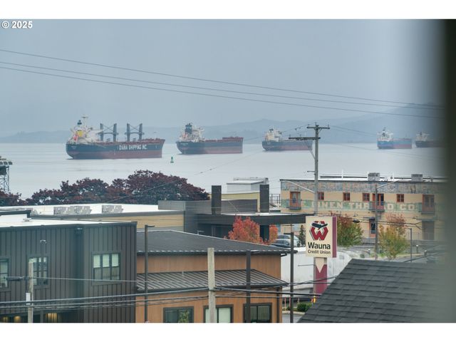 256 4TH St, Astoria, OR 97103