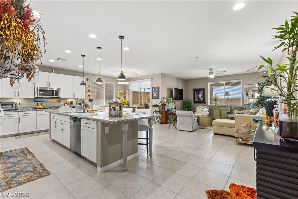 348 Cadence Vista Drive, Henderson, NV 89011