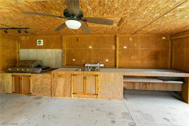 42580 Buckeye Road, Lisbon, OH 44432