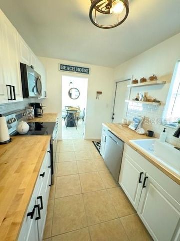 21386 GLADIS AVENUE, Port Charlotte, FL 33952