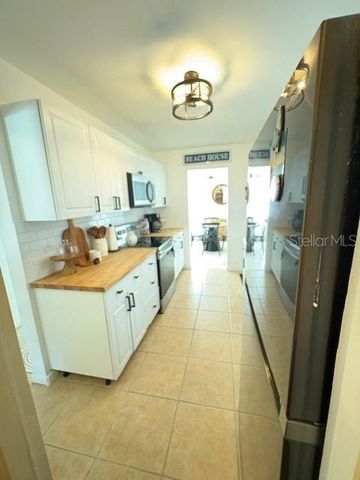 21386 GLADIS AVENUE, Port Charlotte, FL 33952