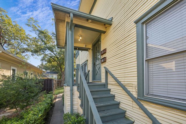 210 S Rosemont Avenue, Dallas, TX 75208