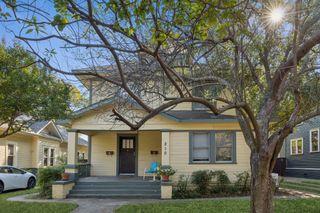 210 S Rosemont Avenue, Dallas, TX 75208