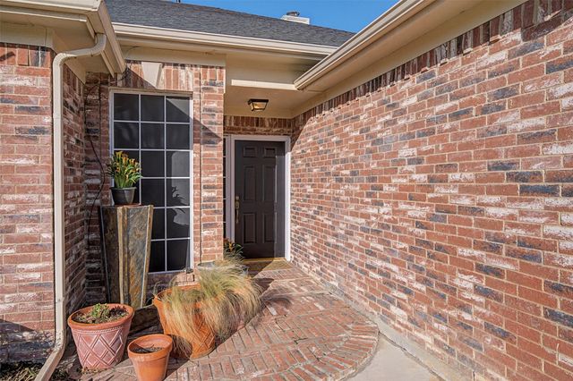 1109 Pierce Arrow Drive, Arlington, TX 76001