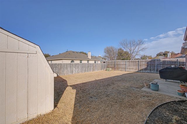 1109 Pierce Arrow Drive, Arlington, TX 76001