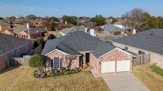 1109 Pierce Arrow Drive, Arlington, TX 76001