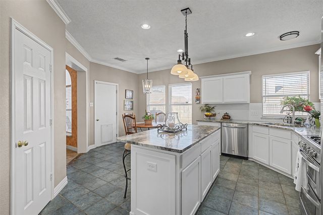 1109 Pierce Arrow Drive, Arlington, TX 76001