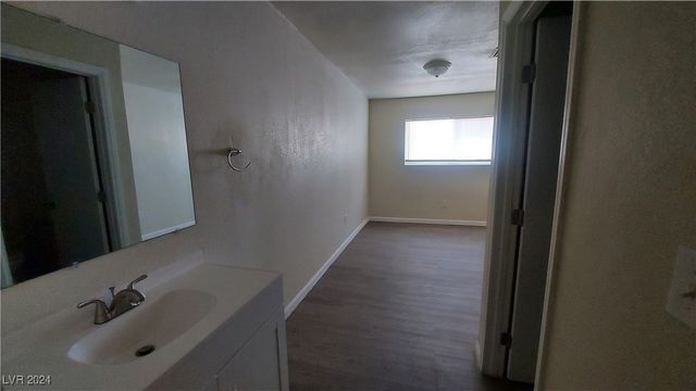 5116 Gray Lane G, Las Vegas, NV 89119