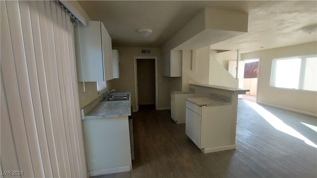 5116 Gray Lane G, Las Vegas, NV 89119