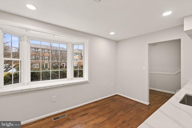 8219 DOCTOR CRAIK CT, Alexandria, VA 22306