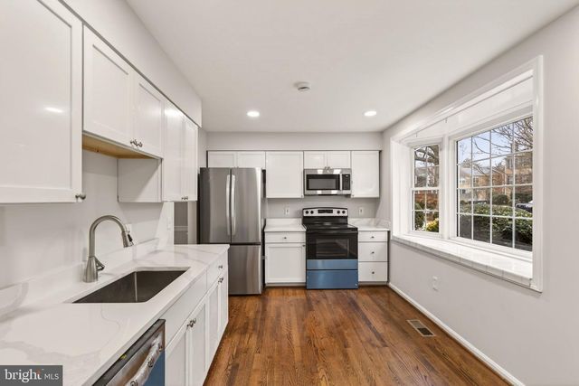 8219 DOCTOR CRAIK CT, Alexandria, VA 22306