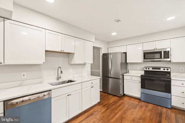 8219 DOCTOR CRAIK CT, Alexandria, VA 22306