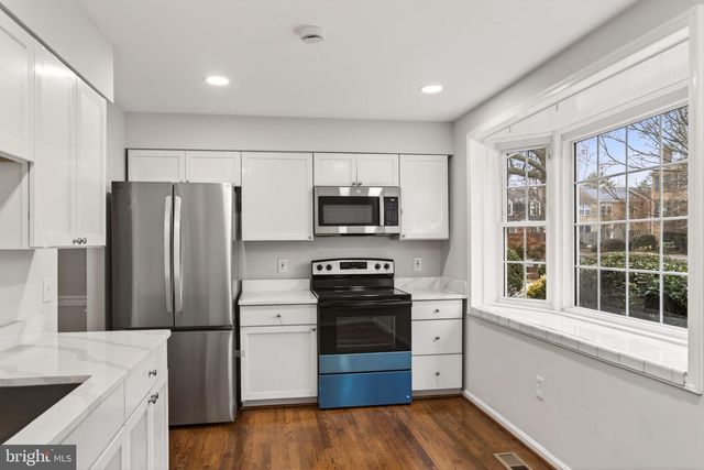 8219 DOCTOR CRAIK CT, Alexandria, VA 22306