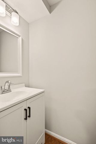 8219 DOCTOR CRAIK CT, Alexandria, VA 22306