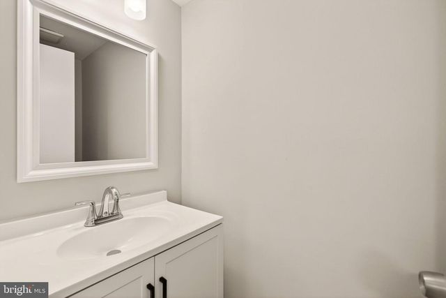 8219 DOCTOR CRAIK CT, Alexandria, VA 22306