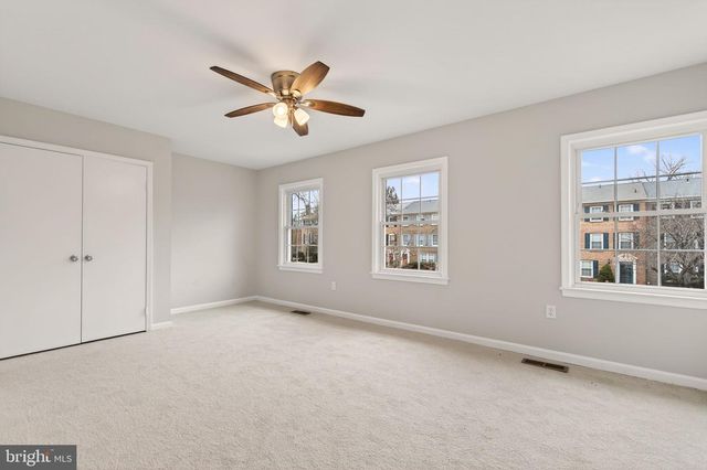 8219 DOCTOR CRAIK CT, Alexandria, VA 22306