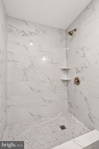 8219 DOCTOR CRAIK CT, Alexandria, VA 22306