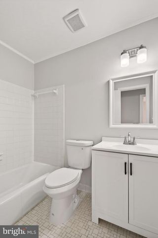 8219 DOCTOR CRAIK CT, Alexandria, VA 22306