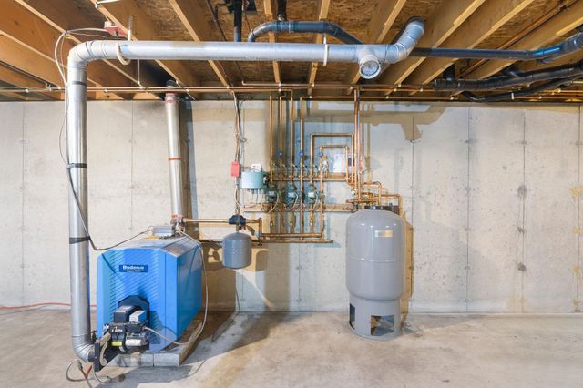 115 Country Hill, Brattleboro, VT 05301