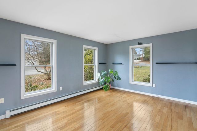 115 Country Hill, Brattleboro, VT 05301