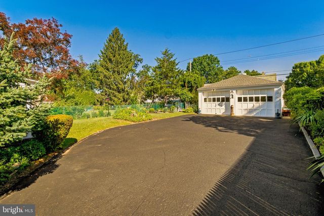 229 W KINGS HWY, Audubon, NJ 08106