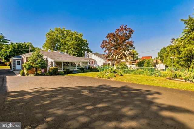 229 W KINGS HWY, Audubon, NJ 08106
