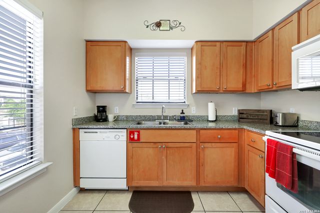 6160 Eckhert Rd Apt 1721, San Antonio, TX 78240