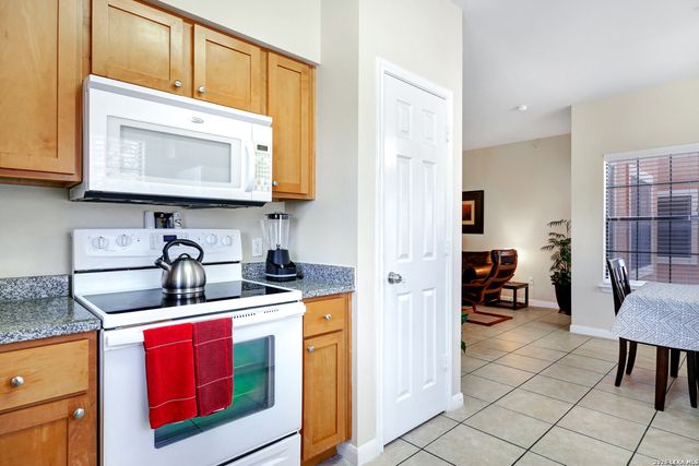 6160 Eckhert Rd Apt 1721, San Antonio, TX 78240