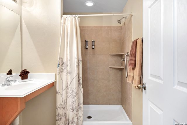 6160 Eckhert Rd Apt 1721, San Antonio, TX 78240