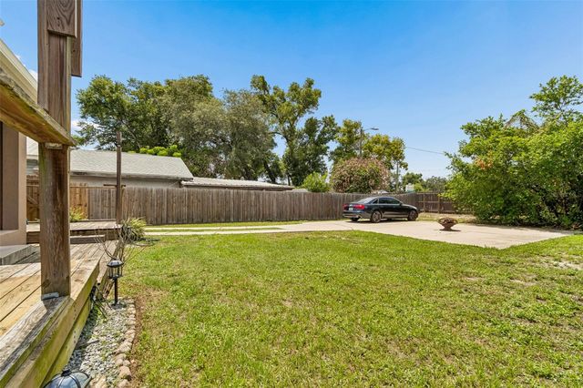 1216 E GIDDENS AVE, Tampa, FL 33603