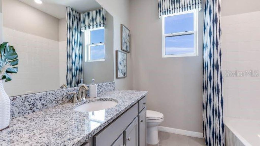 Image 9 of property listing at 18007 CROPSIDE TRAIL, Lakewood Ranch, FL 34211