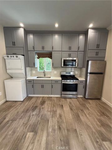 1909 Midvale, Los Angeles, CA 90025