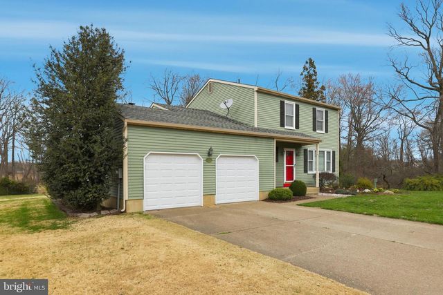 26 TALL TIMBER LN, Burlington, NJ 08016