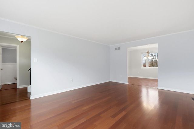 26 TALL TIMBER LN, Burlington, NJ 08016