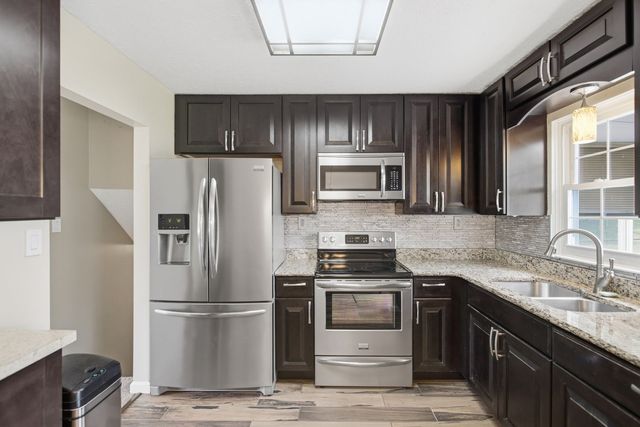 40 Linden Rd, North Strabane, PA 15317