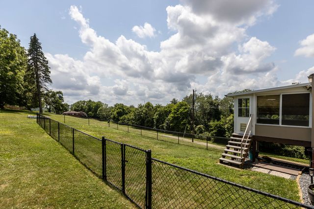 40 Linden Rd, North Strabane, PA 15317