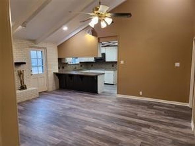 5728 Rockhill Road, Fort Worth, TX 76112