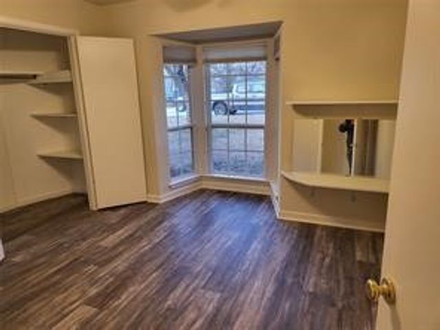 5728 Rockhill Road, Fort Worth, TX 76112