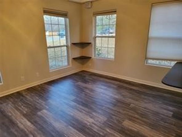 5728 Rockhill Road, Fort Worth, TX 76112