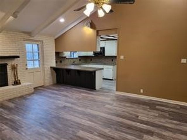 5728 Rockhill Road, Fort Worth, TX 76112