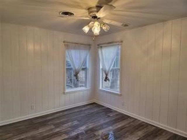 5728 Rockhill Road, Fort Worth, TX 76112