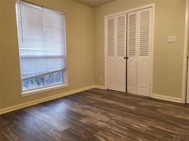 5728 Rockhill Road, Fort Worth, TX 76112