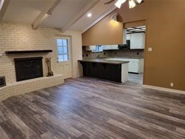 5728 Rockhill Road, Fort Worth, TX 76112