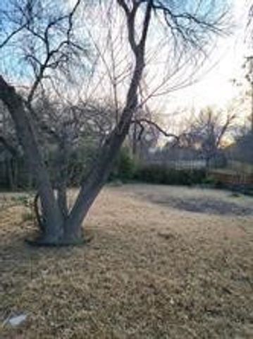 5728 Rockhill Road, Fort Worth, TX 76112