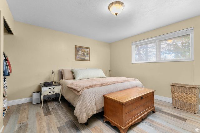 1758 E ABBEDALE LN, Sandy, UT 84092