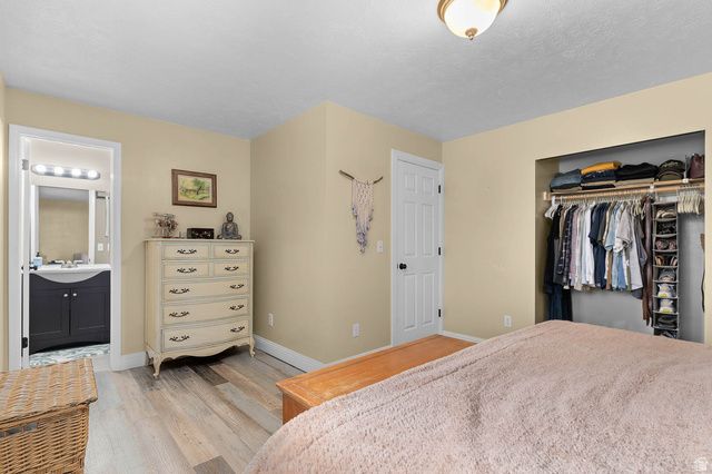 1758 E ABBEDALE LN, Sandy, UT 84092
