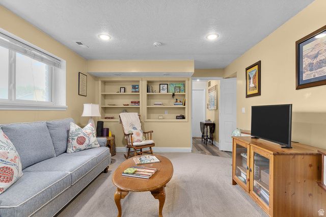 1758 E ABBEDALE LN, Sandy, UT 84092