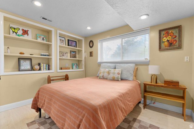 1758 E ABBEDALE LN, Sandy, UT 84092