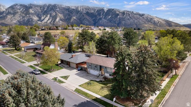 1758 E ABBEDALE LN, Sandy, UT 84092